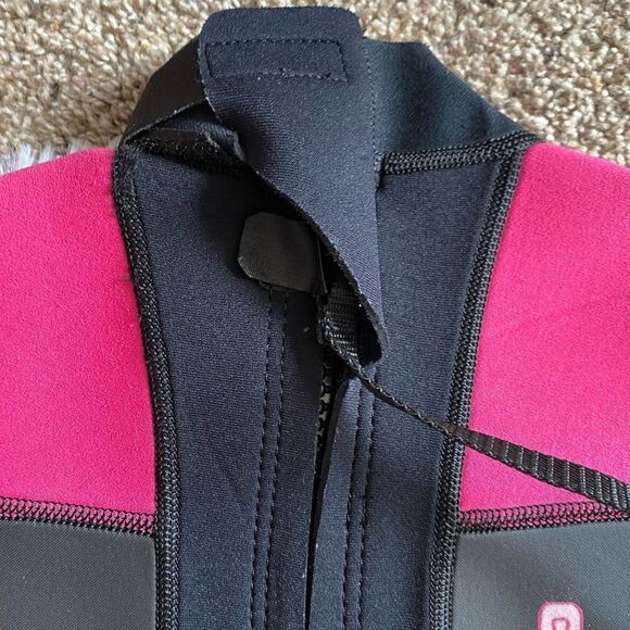 G-FORCE Wetsuit Shorts One Piece Size JM Girl Medium Black Pink - Picture 10 of 14